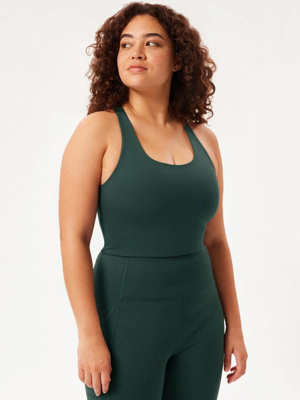 PALOMA - Plus Size Top fra Girlfriend Collective