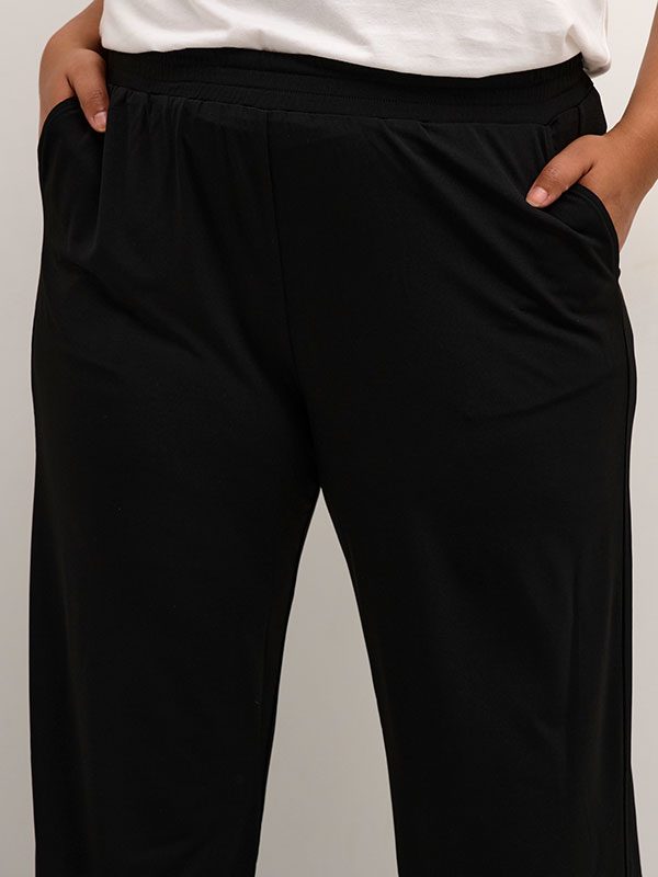 MALINA  - Plus Size Byxor fra Kaffe Curve
