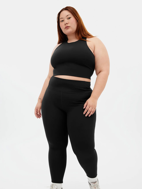 DYLAN - Plus Size Top fra Girlfriend Collective