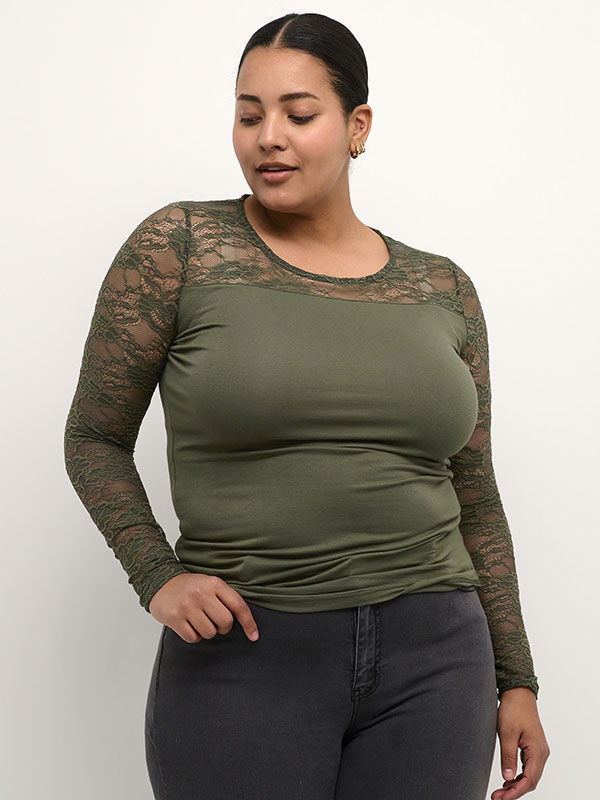 Blus fra Kaffe Curve