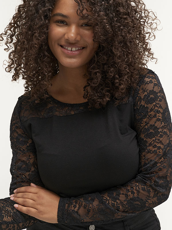 Blus fra Kaffe Curve