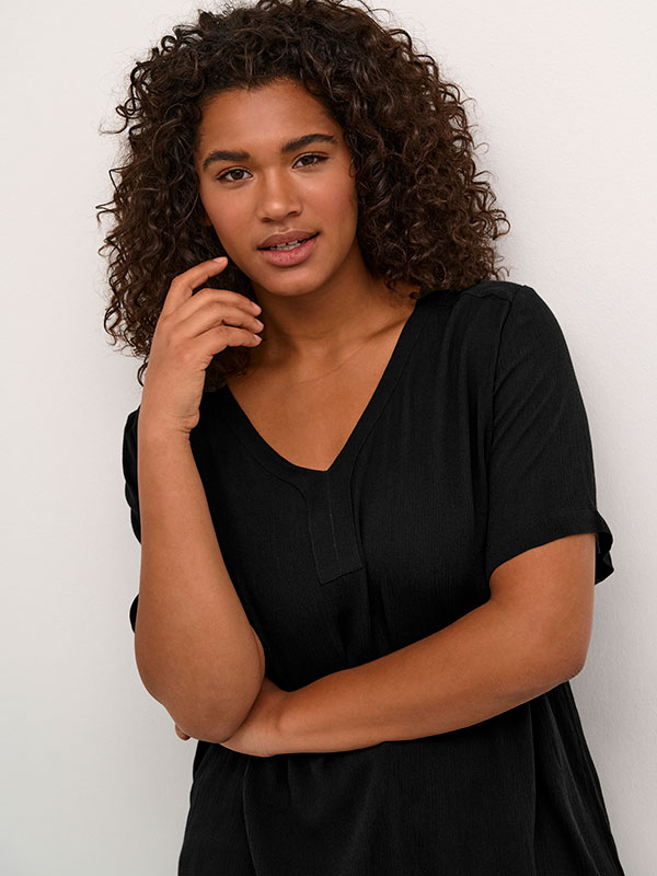 Blus fra Kaffe Curve