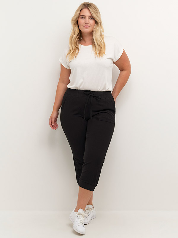 NANA  - Plus Size Byxor fra Kaffe Curve
