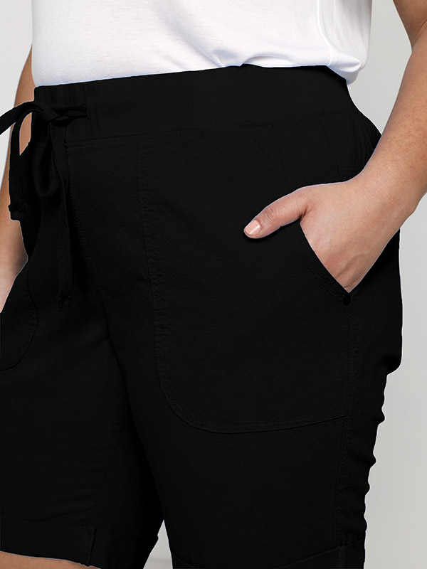 NANA - Svarta shorts i bomull fra Kaffe Curve