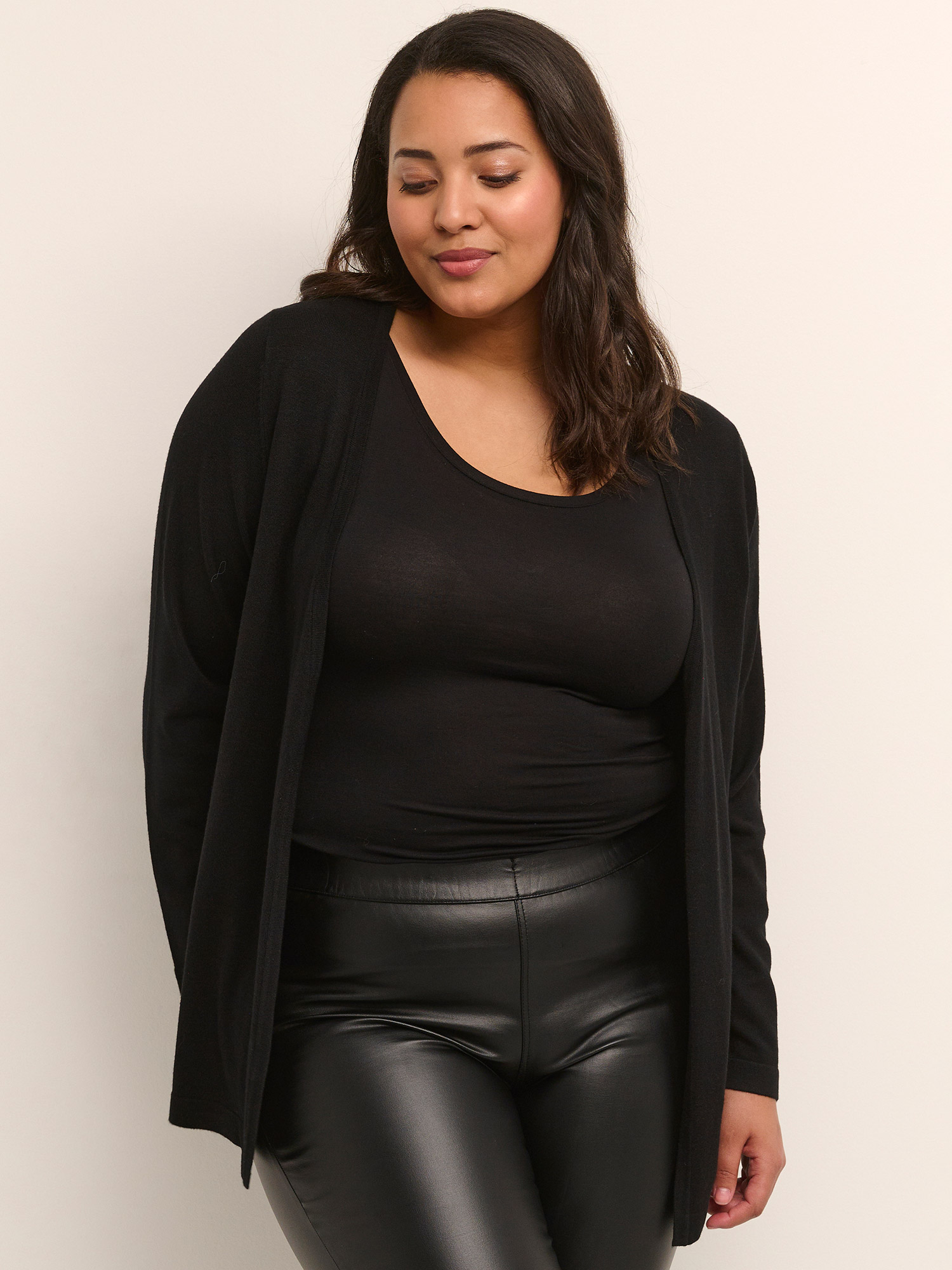 FARSIA  - Plus Size Kofta fra Kaffe Curve