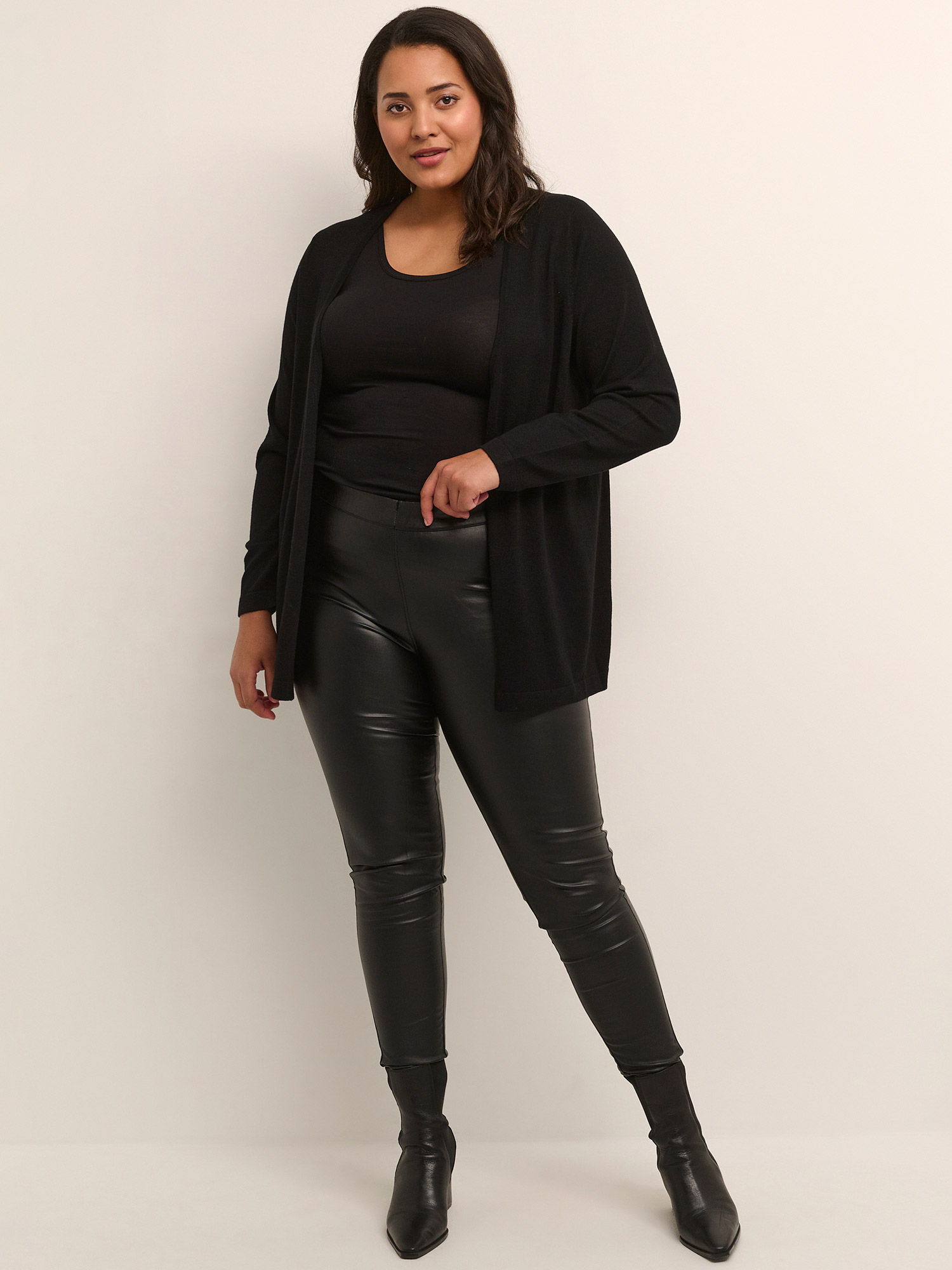 FARSIA  - Plus Size Kofta fra Kaffe Curve