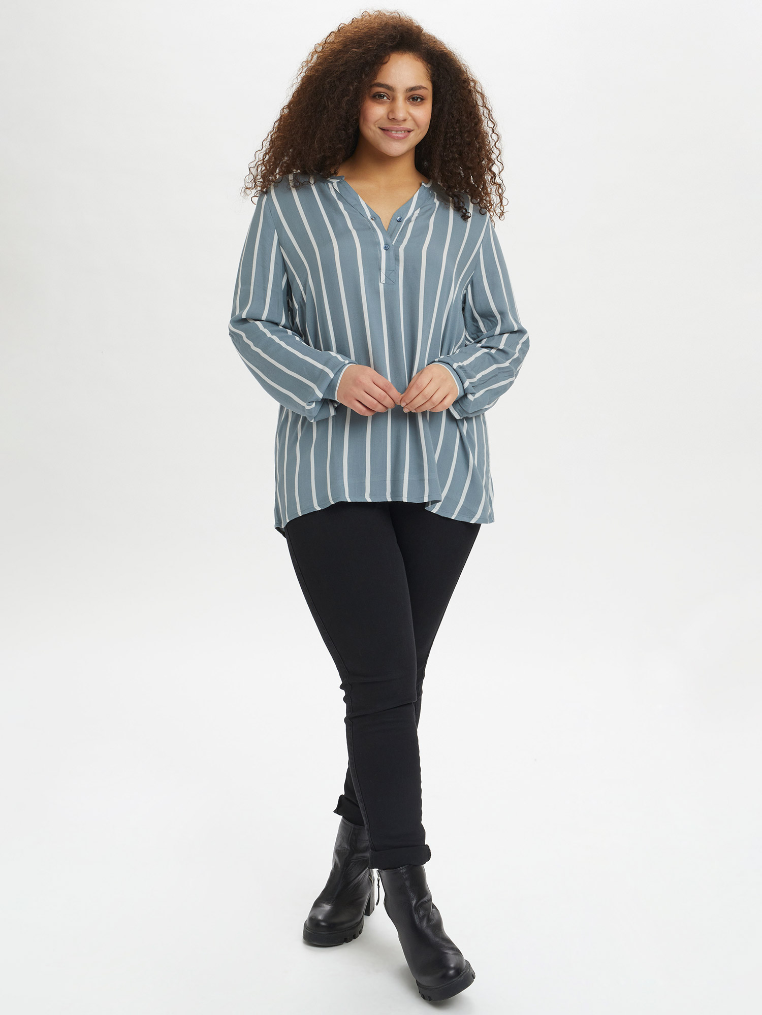 Blus fra Kaffe Curve
