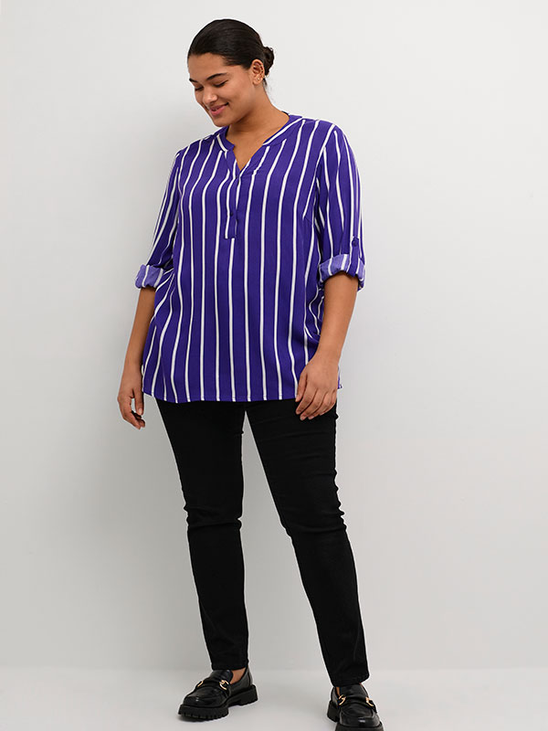 Blus fra Kaffe Curve