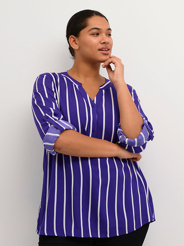 Blus fra Kaffe Curve