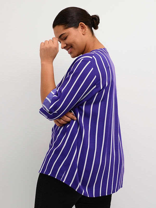Blus fra Kaffe Curve