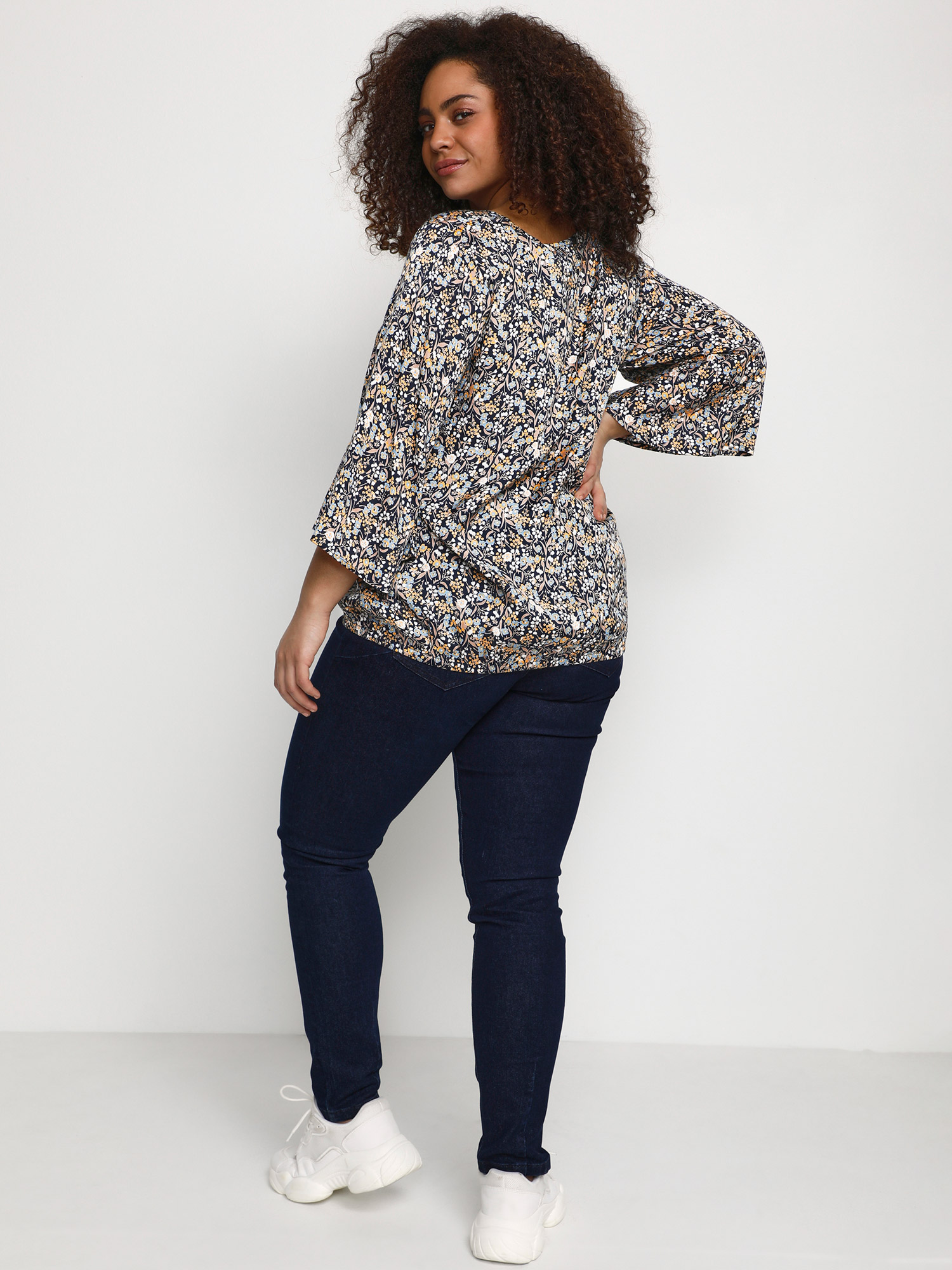 Blus fra Kaffe Curve