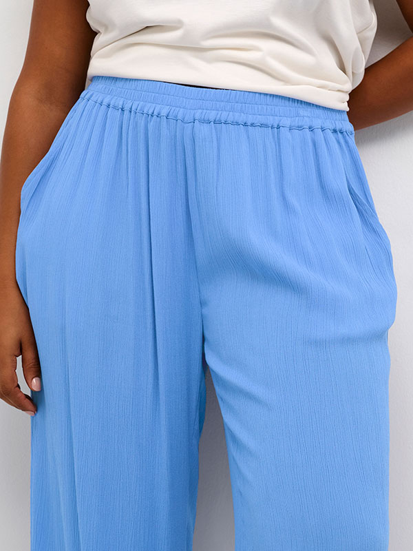 AMI - Plus Size Byxor fra Kaffe Curve