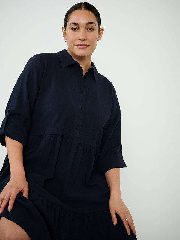 NANA  - Plus Size Klänning fra Kaffe Curve