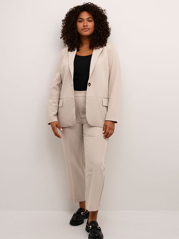 SAKIRA - Plus Size Kavaj fra Kaffe Curve