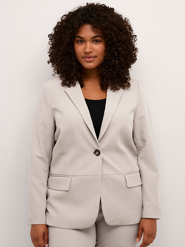 SAKIRA - Plus Size Kavaj fra Kaffe Curve