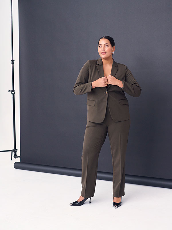 SAKIRA - Plus Size Byxor fra Kaffe Curve