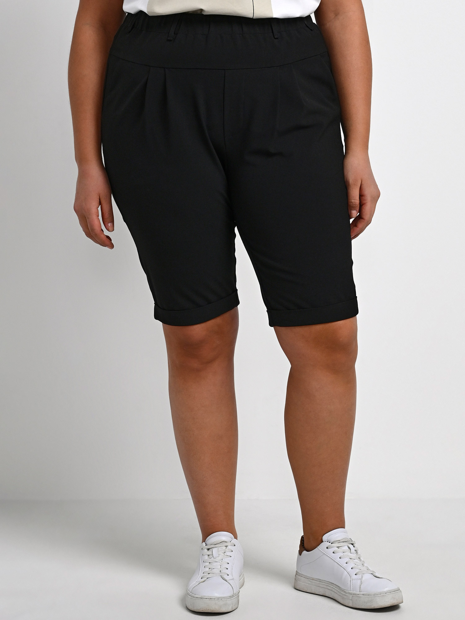 KCjia - Svarta shorts med stretch fra Kaffe Curve