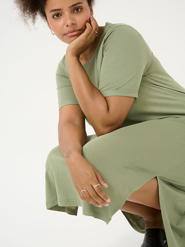 KCCALINE - Plus Size Klänning fra Kaffe Curve