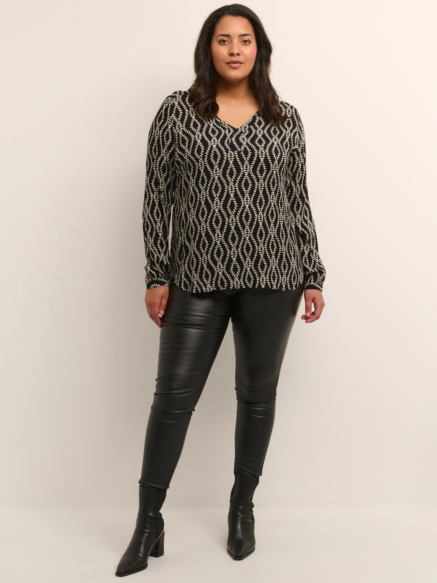 Blus fra Kaffe Curve