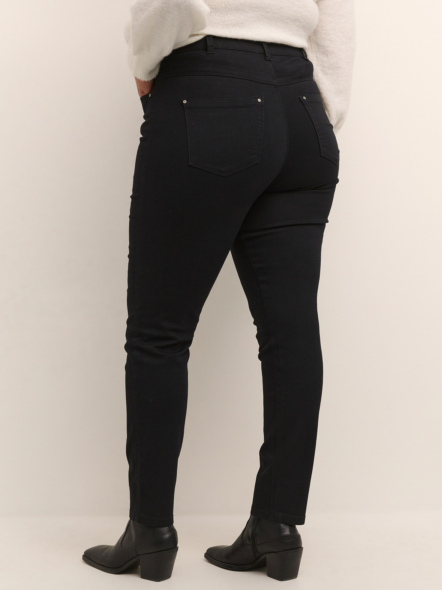 WILLA  - Plus Size Jeans fra Kaffe Curve
