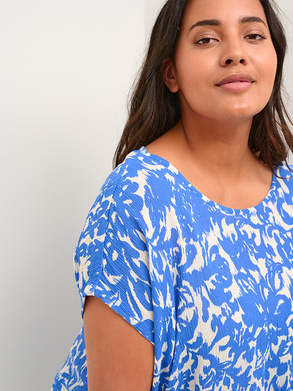 Blus fra Kaffe Curve