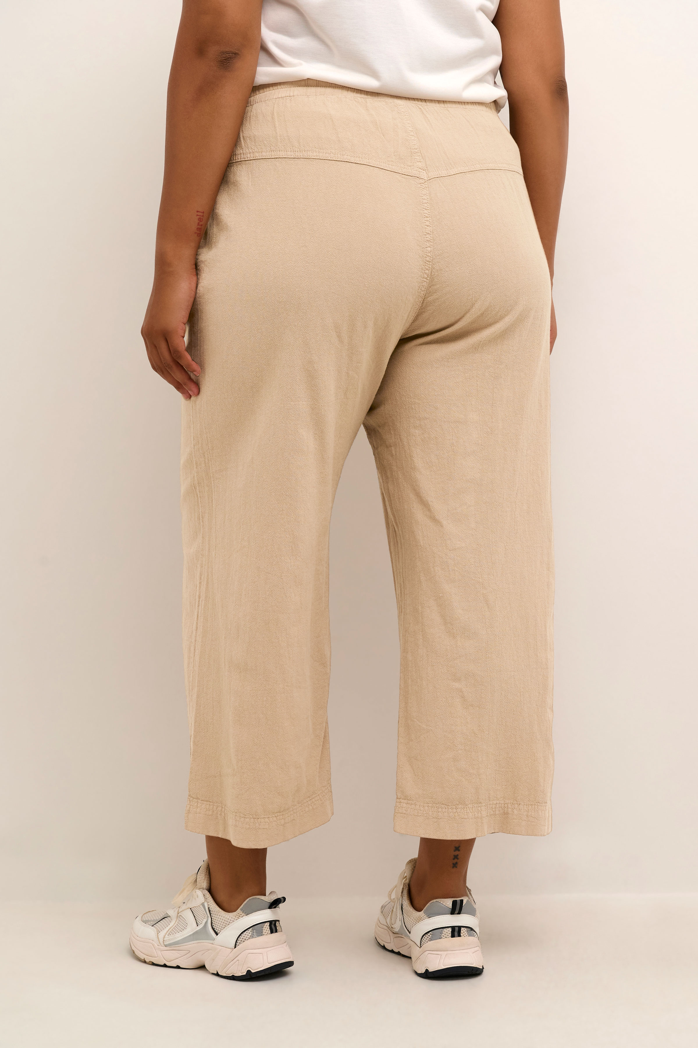 NANA - Plus Size Byxor fra Kaffe Curve