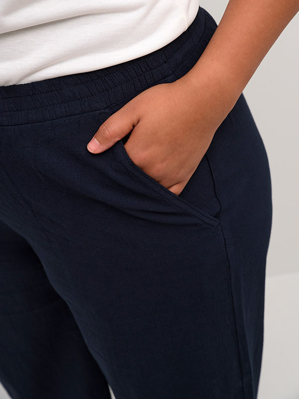 NANA  - Plus Size Byxor fra Kaffe Curve
