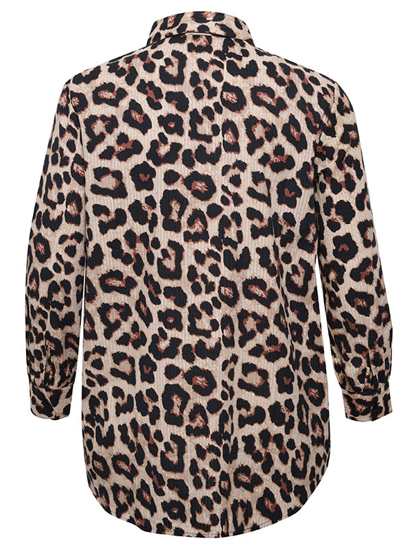 SALMI - Skjorta i leopardmönster fra Kaffe Curve