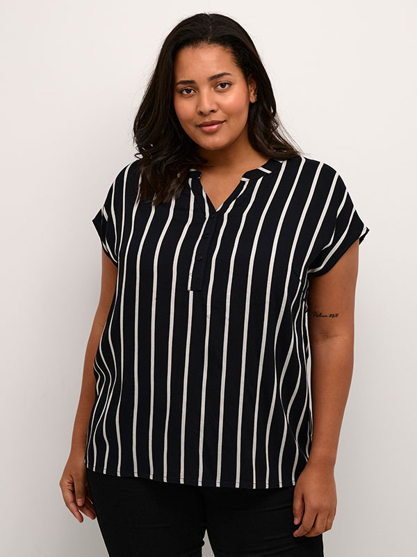 Blus fra Kaffe Curve