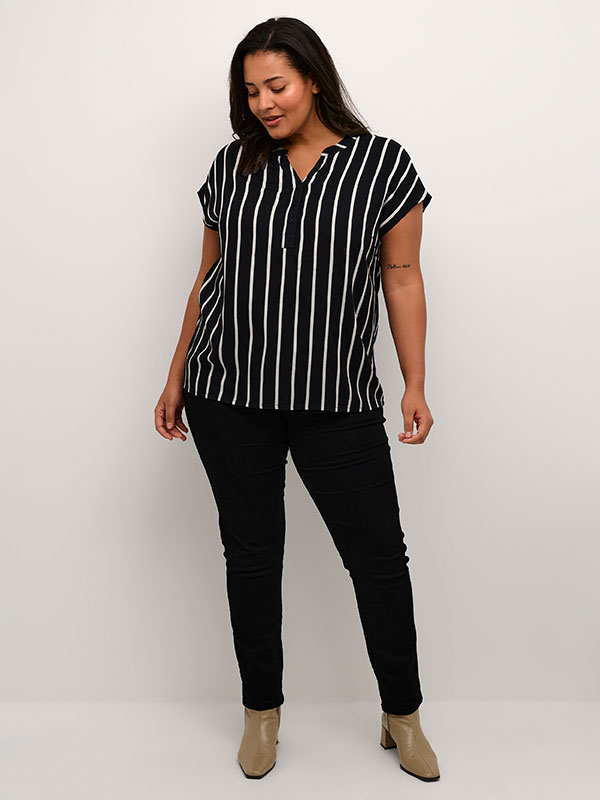 Blus fra Kaffe Curve