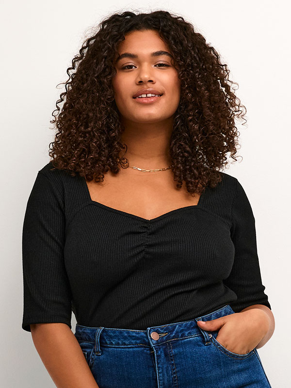 Blus fra Kaffe Curve