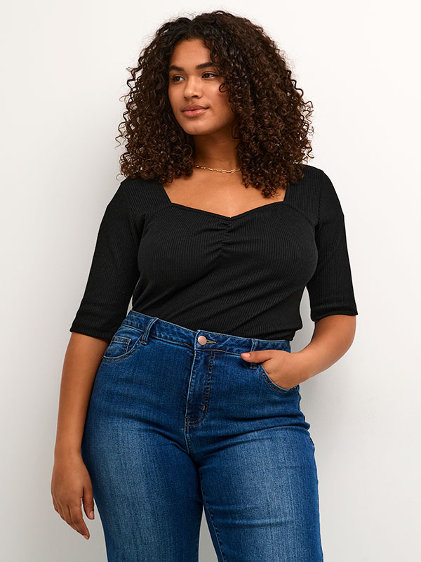 Blus fra Kaffe Curve