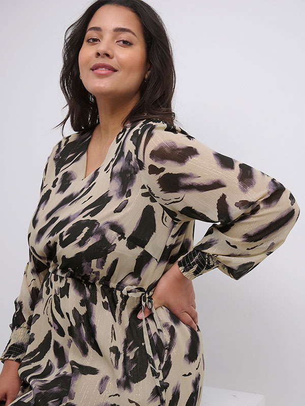 FIONA  - Plus Size Klänning fra Kaffe Curve