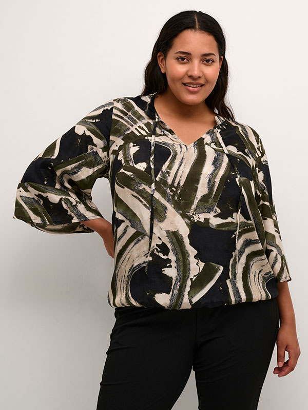 Blus fra Kaffe Curve