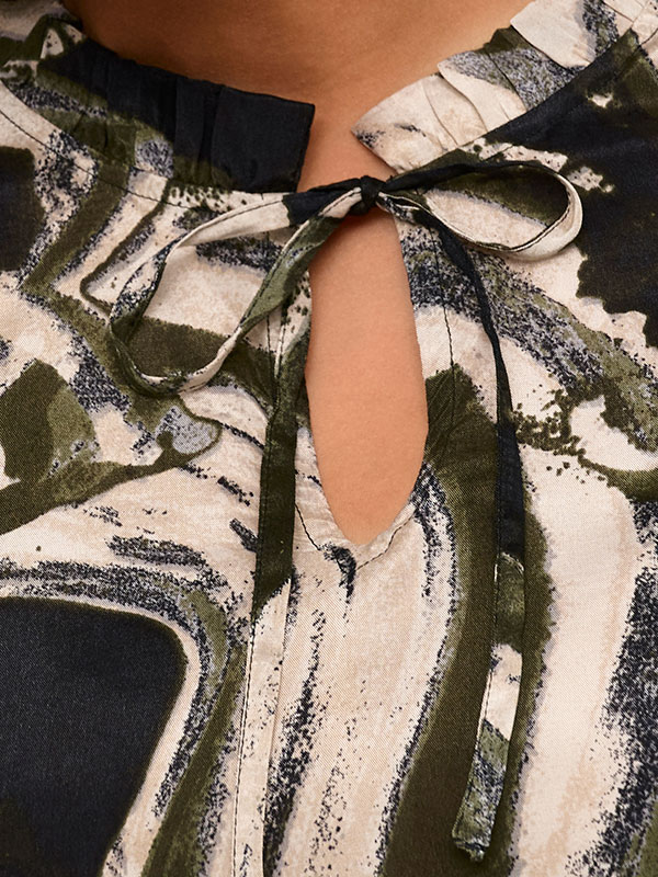 Blus fra Kaffe Curve
