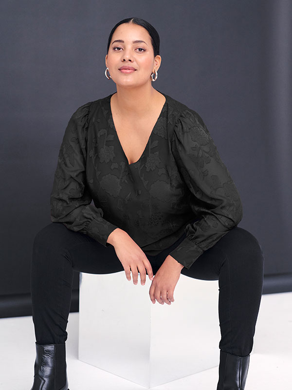 Blus fra Kaffe Curve