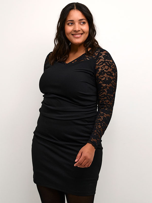 KCINDI - Plus Size Klänning fra Kaffe Curve