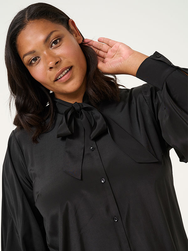 KCKAREN - Plus Size Skjorta fra Kaffe Curve