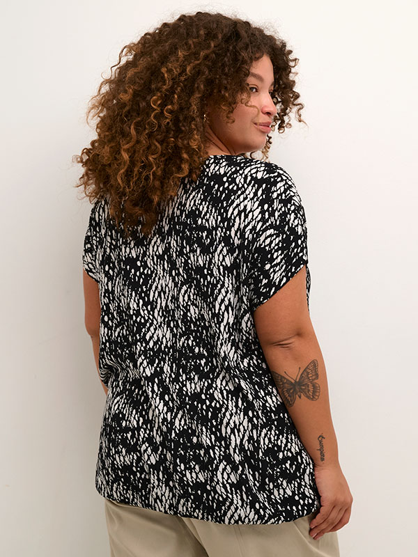 Blus fra Kaffe Curve