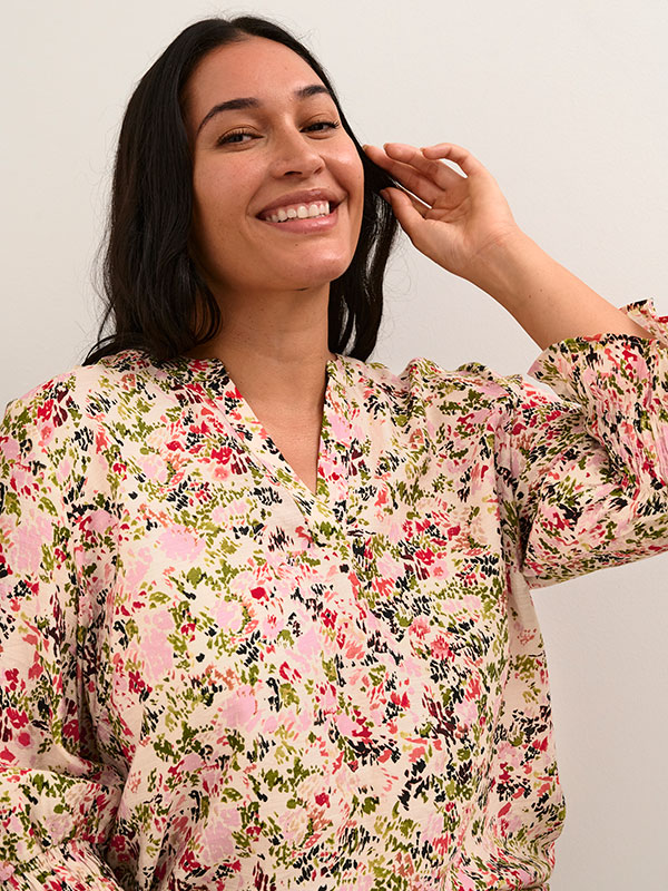Blus fra Kaffe Curve