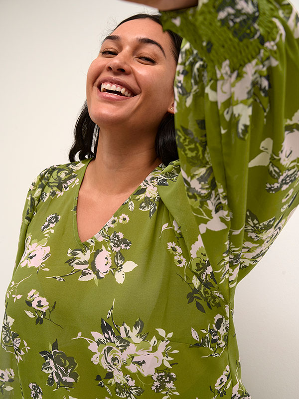 Blus fra Kaffe Curve