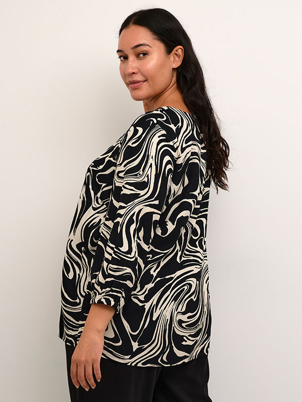 Blus fra Kaffe Curve