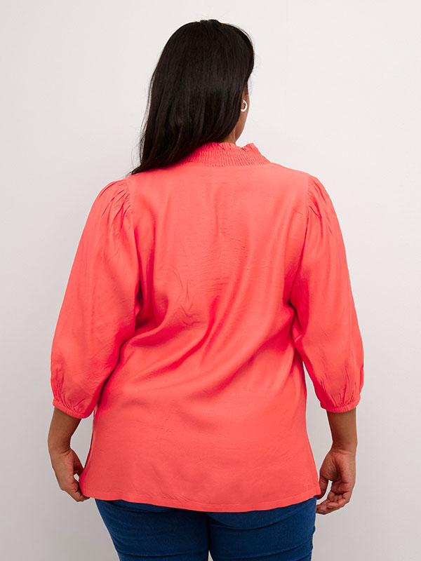 Blus fra Kaffe Curve