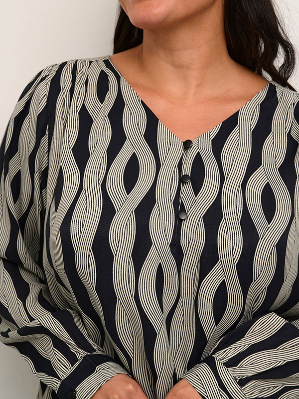 Blus fra Kaffe Curve