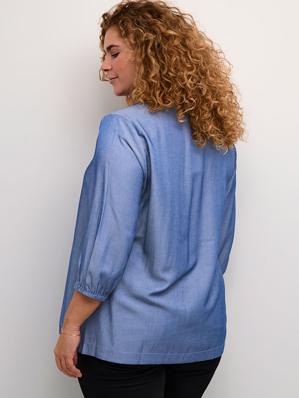 Blus fra Kaffe Curve