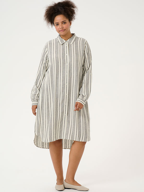 KCMILLE - Plus Size Klänning fra Kaffe Curve
