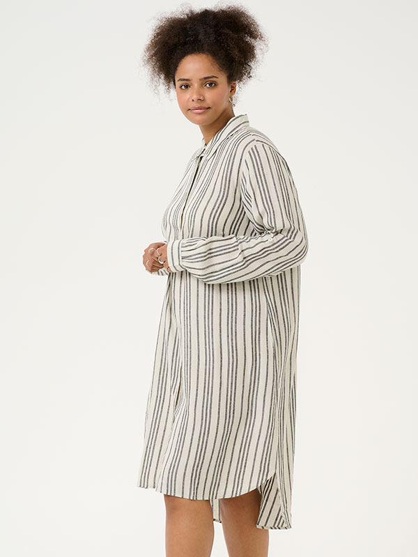 KCMILLE - Plus Size Klänning fra Kaffe Curve