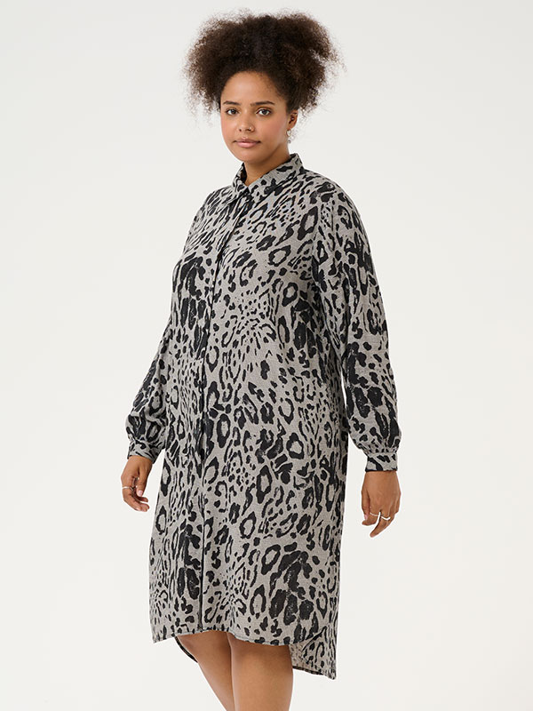 KCMILLE - Plus Size Klänning fra Kaffe Curve