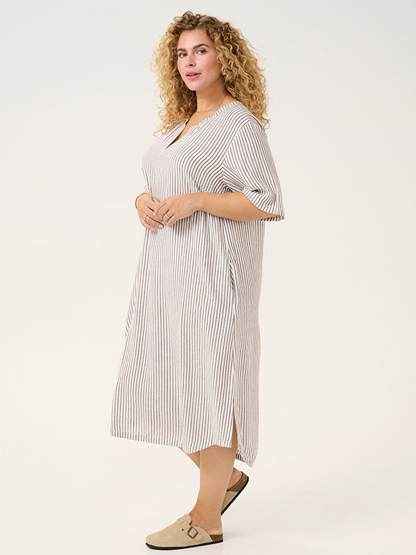 KCMILLE - Plus Size Klänning fra Kaffe Curve