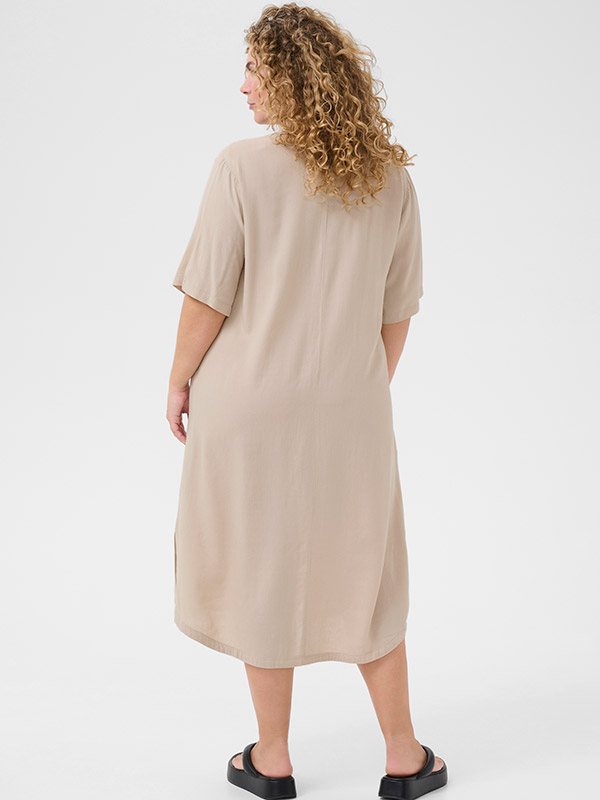 KCMILLE - Plus Size Klänning fra Kaffe Curve